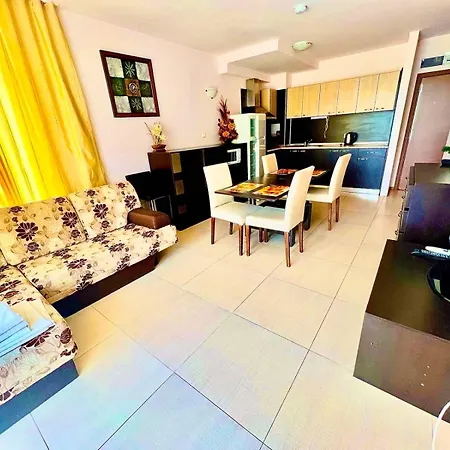 Grand Kamelia Sunny Apartament *