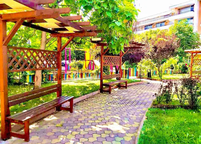 Grand Kamelia Sunny
