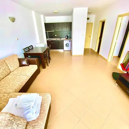 Grand Kamelia Sunny Slantchev Briag