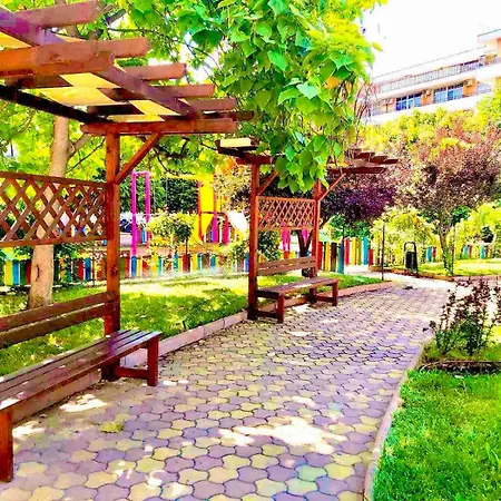 Grand Kamelia Sunny