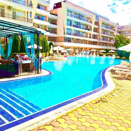 Grand Kamelia Sunny Apartment